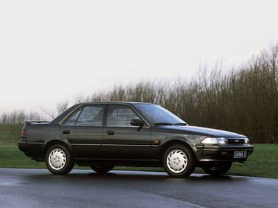 Автостекла Toyota Carina T170 c установкой в Москве